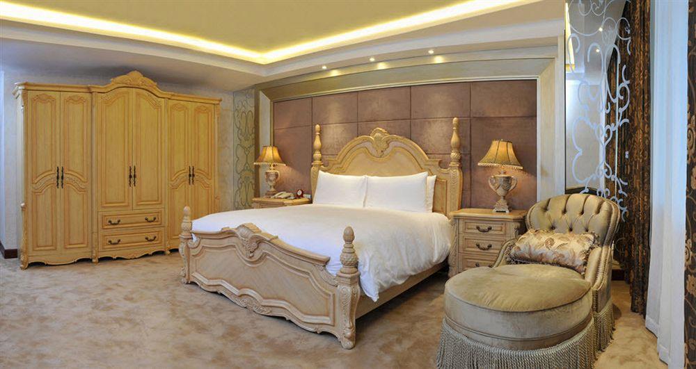 Boyue Hongqiao Airport - Air China Hotel 5*